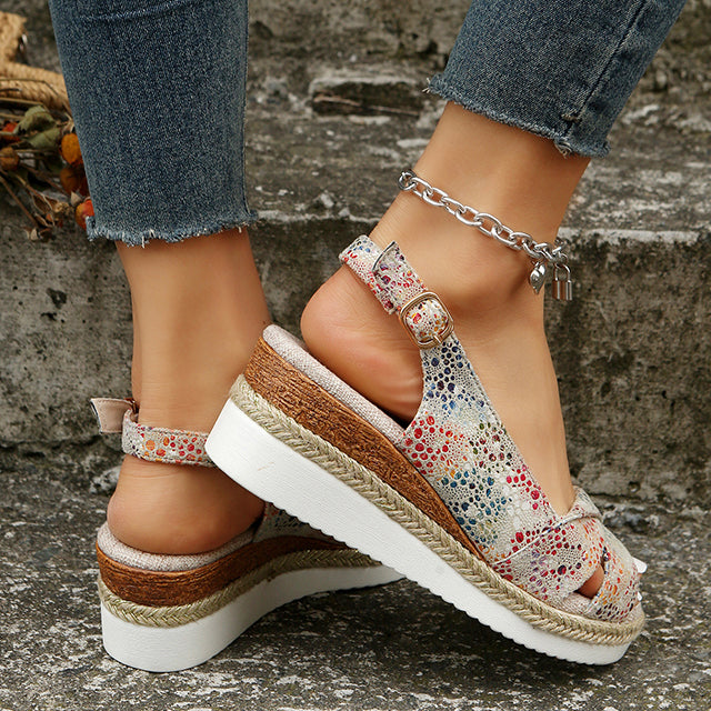 Compensated Decontracted Sandals